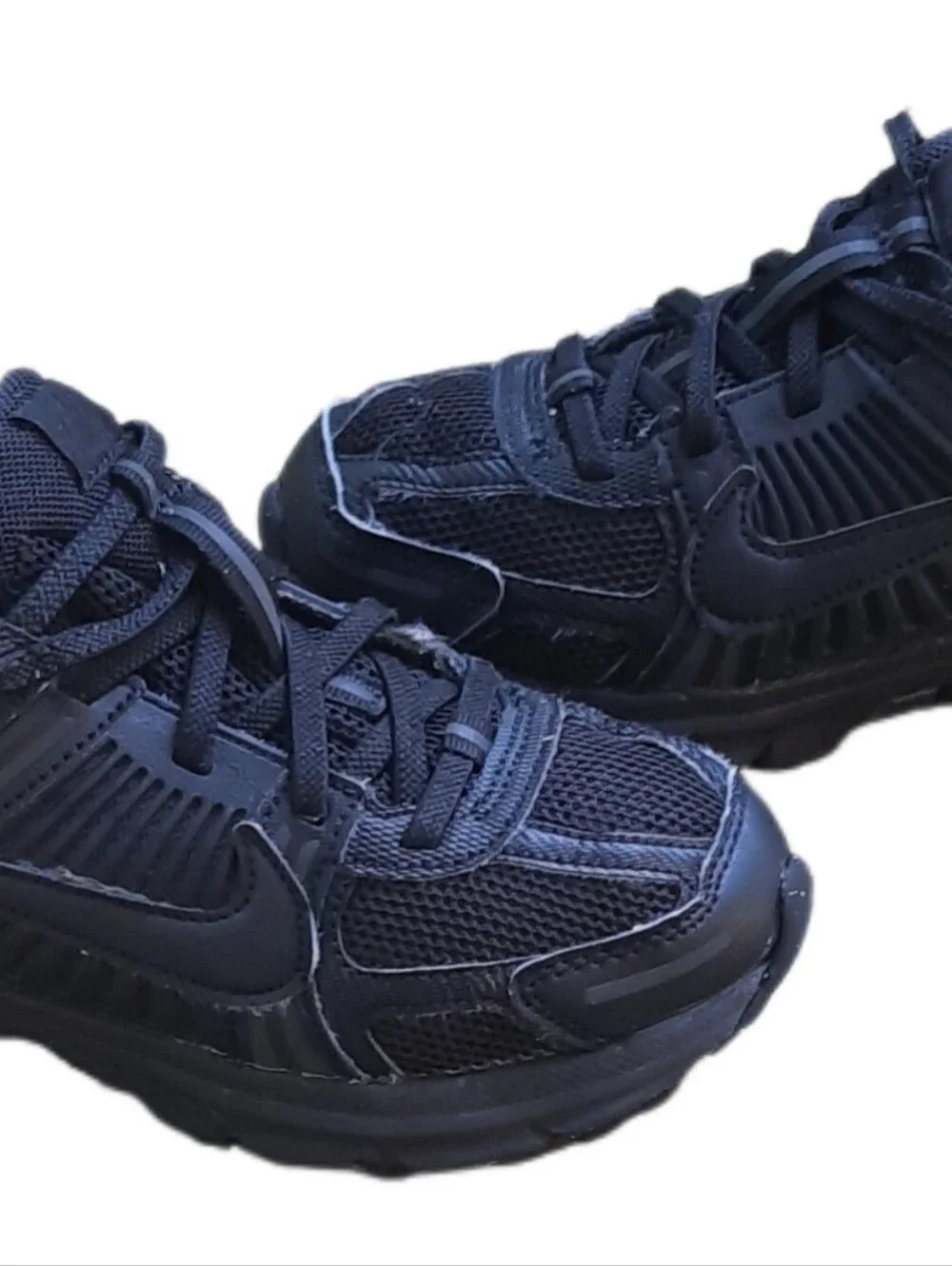 Nike Vomero 5 Little Kids' Shoes with Reflective Accents Size 2Y